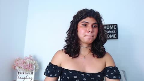 Snapshot of lorraine_baker chatting on 5, 2, 2025 Lorraine online show from 5, 2, 2025