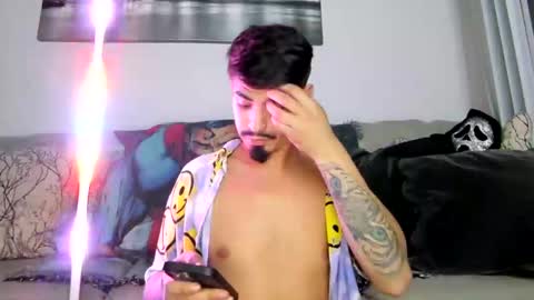 Snapshot of losrompecamera chatting on 12, 11, 2025 LosRompeCamera online show from 12, 11, 2025