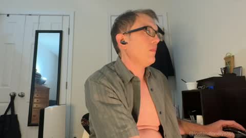 Snapshot of lostandlonelysoul chatting on 22, 4, 2026 Hazemir online show from 22, 4, 2026