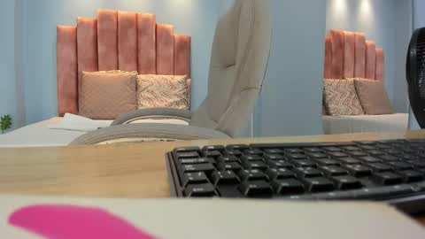  Lou Rosse  online show from 13, 12, 2025