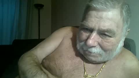 Snapshot of louis_chokdee chatting on 2, 1, 2025 louis_chokdee online show from 2, 1, 2025