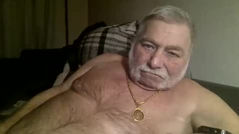 Snapshot of louis_chokdee chatting on 5, 3, 2025 louis_chokdee online show from 5, 3, 2025