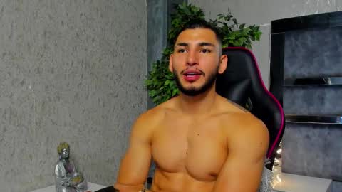 Snapshot of louis_connor chatting on 13, 10, 2025 Louis online show from 13, 10, 2025