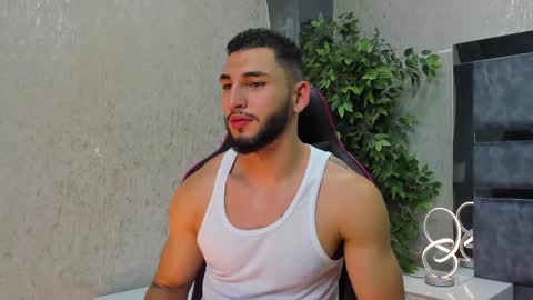 Snapshot of louis_connor chatting on 8, 11, 2025 Louis online show from 8, 11, 2025