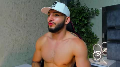 Snapshot of louis_connor chatting on 19, 11, 2025 Louis online show from 19, 11, 2025