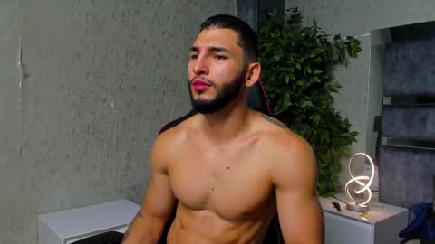 Snapshot of louis_connor chatting on 24, 11, 2025 Louis online show from 24, 11, 2025