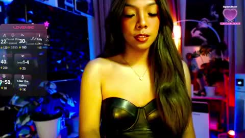 Snapshot of louisassy chatting on 22, 6, 2026 Louisa online show from 22, 6, 2026