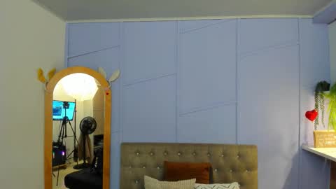 Louren Fox online show from 27, 11, 2025