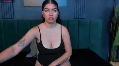 Louren Fox online show from 4, 12, 2025