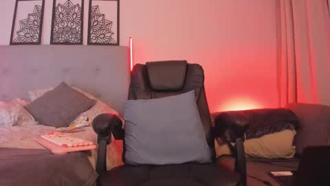 Lourrein Stoun   Independiente online show from 5, 11, 2025