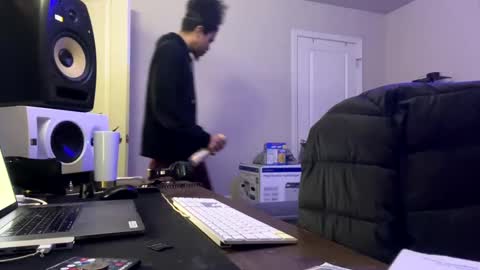 Snapshot of love4heelz chatting on 6, 1, 2025 Prynce online show from 6, 1, 2025