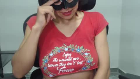 Snapshot of love_gatubela chatting on 22, 2, 2025 Nina online show from 22, 2, 2025