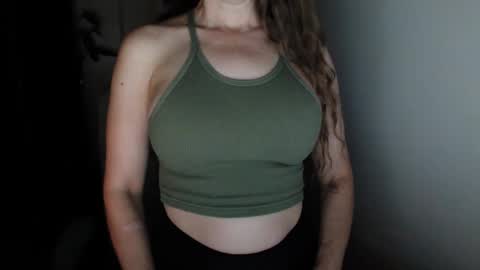 LoVe On  online show from 6, 10, 2025