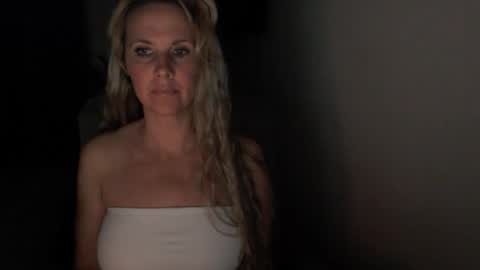 Snapshot of love_on_ chatting on 1, 4, 2026 LoVe On online show from 1, 4, 2026