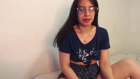 Snapshot of lovebunny_01 chatting on 12, 1, 2025 IAmBunny online show from 12, 1, 2025