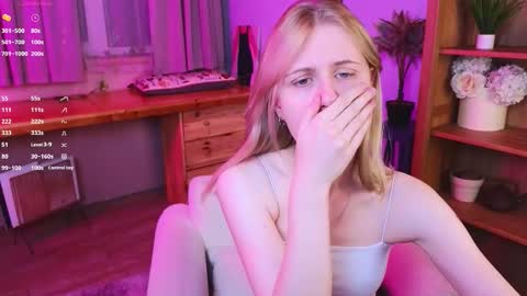 Snapshot of lovedrope chatting on 22, 10, 2025 God like girl Ann online show from 22, 10, 2025