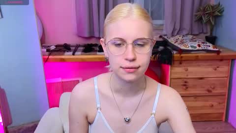 Snapshot of lovedrope chatting on 15, 11, 2025 God like girl Ann online show from 15, 11, 2025