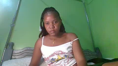 Snapshot of lovegal335 chatting on 25, 5, 2026 lovegal335 online show from 25, 5, 2026