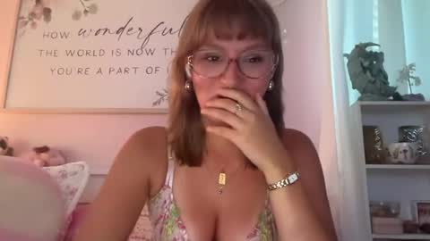 Snapshot of lovekalopsiaa chatting on 19, 7, 2026 lovekalopsiaa online show from 19, 7, 2026