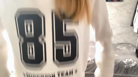 Ella online show from 12, 10, 2025