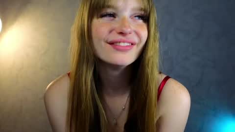 Snapshot of lovelly_molly chatting on 28, 5, 2026 Molly online show from 28, 5, 2026