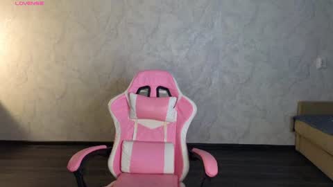 Snapshot of lovelly_molly chatting on 22, 7, 2026 Molly online show from 22, 7, 2026