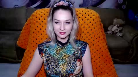 Snapshot of lovellymalina chatting on 12, 1, 2025 private open online show from 12, 1, 2025