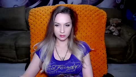 Snapshot of lovellymalina chatting on 27, 1, 2025 private open online show from 27, 1, 2025