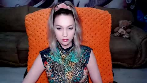Snapshot of lovellymalina chatting on 1, 2, 2025 private open online show from 1, 2, 2025