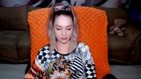 Snapshot of lovellymalina chatting on 3, 2, 2025 private open online show from 3, 2, 2025