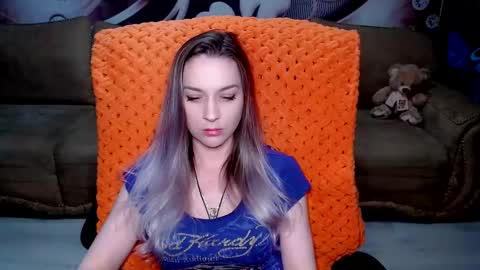 Snapshot of lovellymalina chatting on 8, 2, 2025 private open online show from 8, 2, 2025