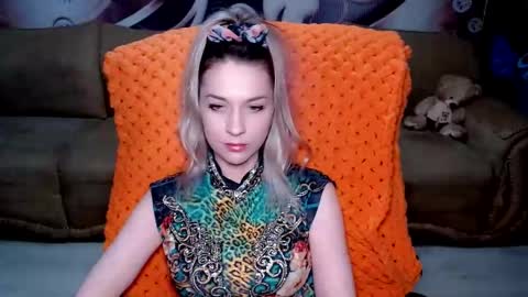 Snapshot of lovellymalina chatting on 16, 2, 2025 private open online show from 16, 2, 2025