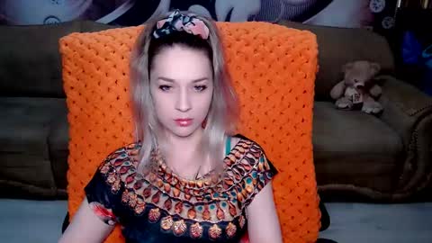 Snapshot of lovellymalina chatting on 4, 3, 2025 private open online show from 4, 3, 2025