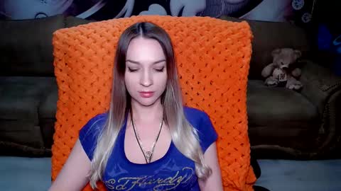 Snapshot of lovellymalina chatting on 8, 3, 2025 private open online show from 8, 3, 2025