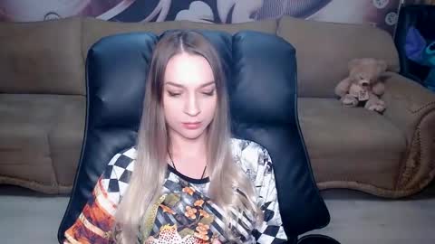 Snapshot of lovellymalina chatting on 12, 3, 2025 private open online show from 12, 3, 2025