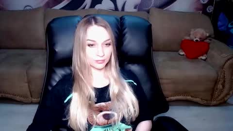 Snapshot of lovellymalina chatting on 13, 9, 2025 private open online show from 13, 9, 2025
