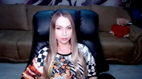 Snapshot of lovellymalina chatting on 6, 2, 2026 private open online show from 6, 2, 2026