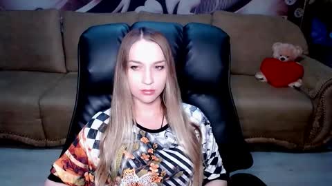 Snapshot of lovellymalina chatting on 15, 2, 2026 private open online show from 15, 2, 2026