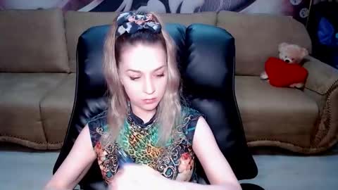 Snapshot of lovellymalina chatting on 15, 3, 2026 private open online show from 15, 3, 2026