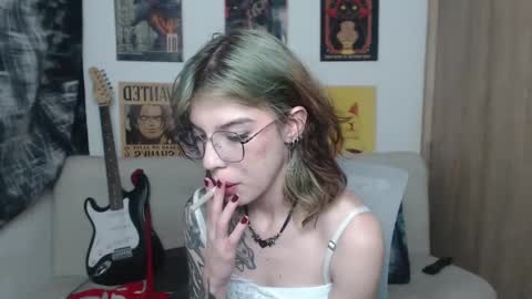 Cassie online show from 24, 2, 2025