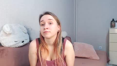 Lovely Hayley online show from 7, 2, 2026