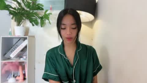 Snapshot of lovely_leah23 chatting on 12, 6, 2026 lovely_leah23 online show from 12, 6, 2026