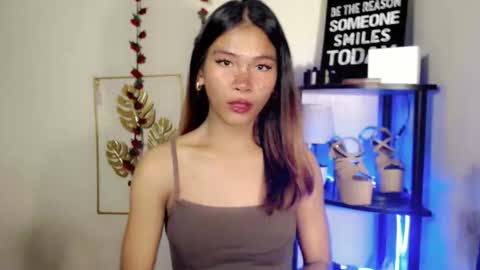 Snapshot of lovely_oliviax chatting on 22, 4, 2026 KATE online show from 22, 4, 2026