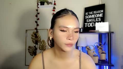 Snapshot of lovely_oliviax chatting on 26, 4, 2026 KATE online show from 26, 4, 2026