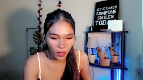 Snapshot of lovely_oliviax chatting on 28, 4, 2026 KATE online show from 28, 4, 2026