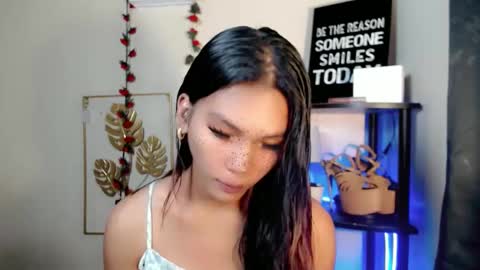 Snapshot of lovely_oliviax chatting on 3, 5, 2026 KATE online show from 3, 5, 2026
