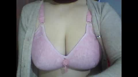 Snapshot of lovely_sweet_girl chatting on 1, 1, 2025 katrina follow me guys online show from 1, 1, 2025