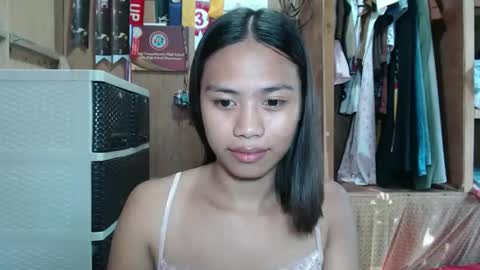 lovely_yvoneslutty online show from 3, 10, 2025