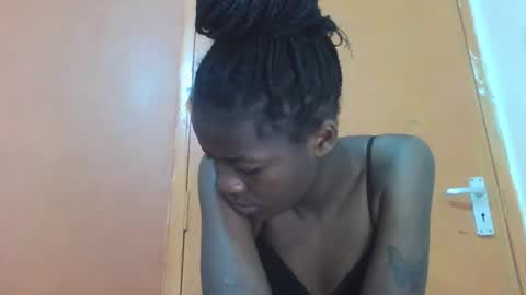 Lovely yvonne online show from 7, 10, 2025