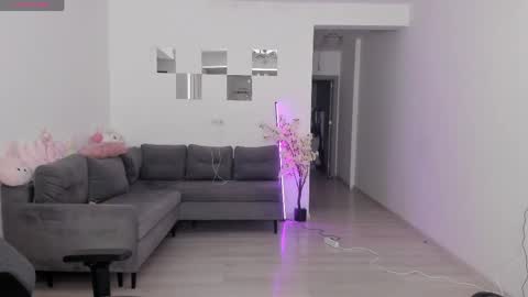 lovelybianca_ online show from 4, 4, 2026